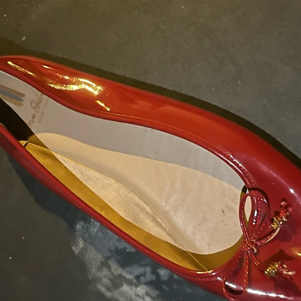 Chic Red Patent Leather Flats - Picture 6 of 7